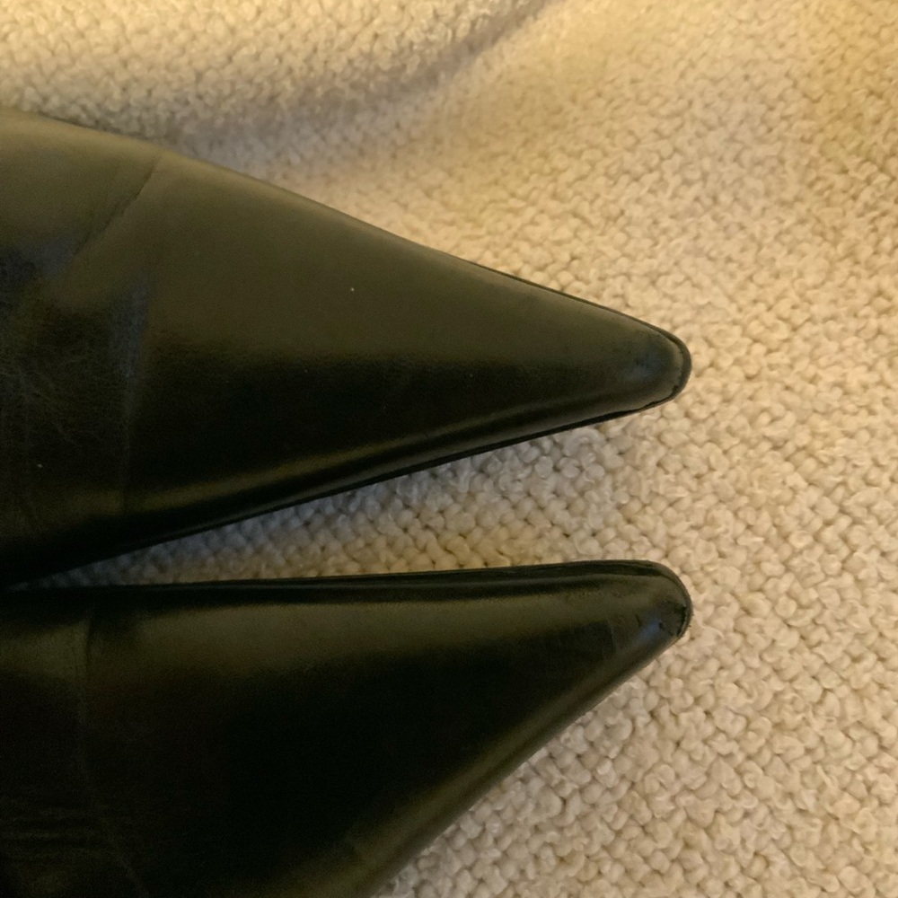 Elegant Black Leather Knee-High Boots - Picture 6 of 10